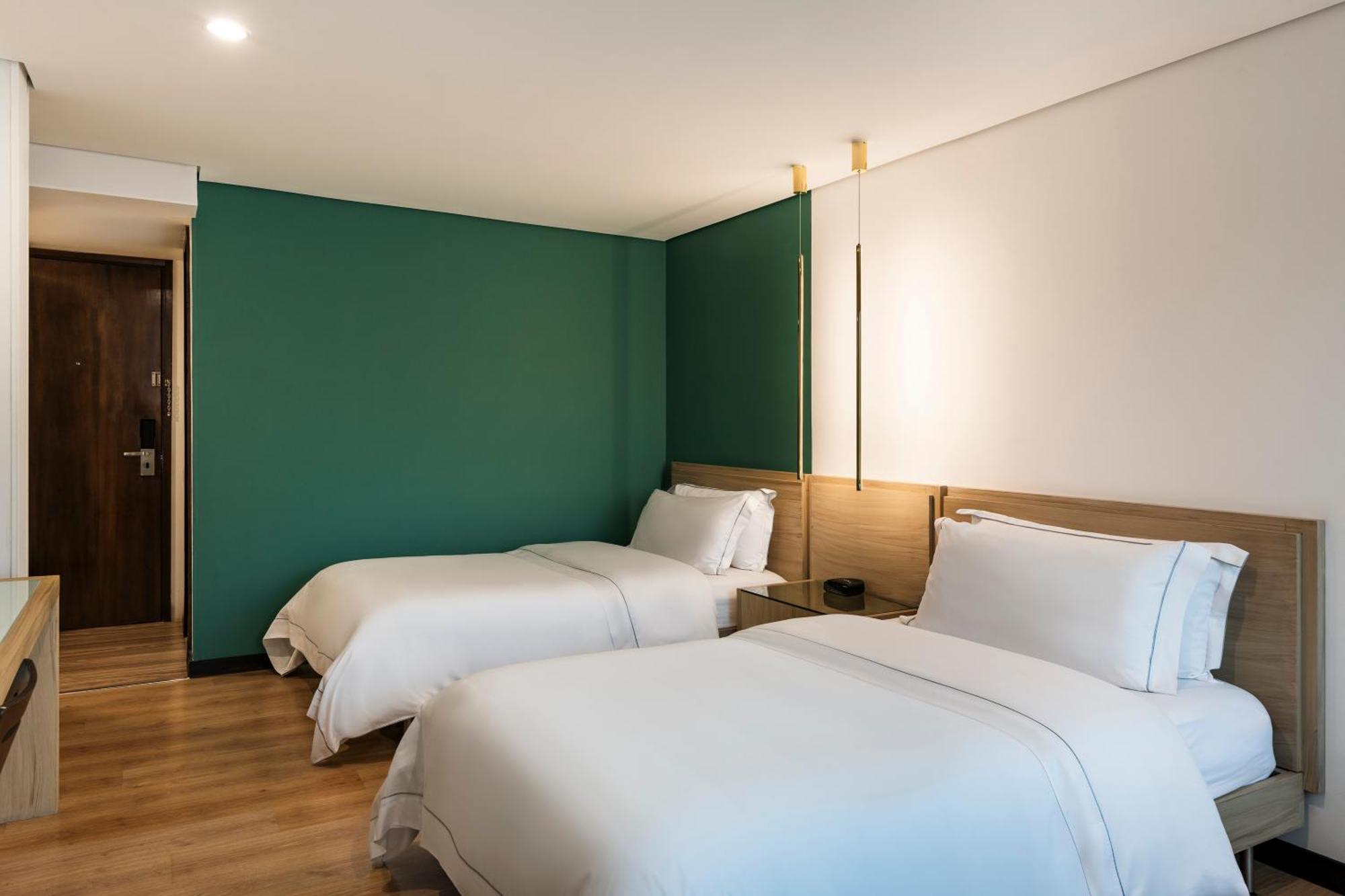 Triple Room,1758329185:JPEG